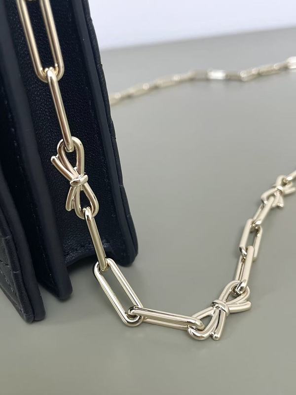 Dior alt