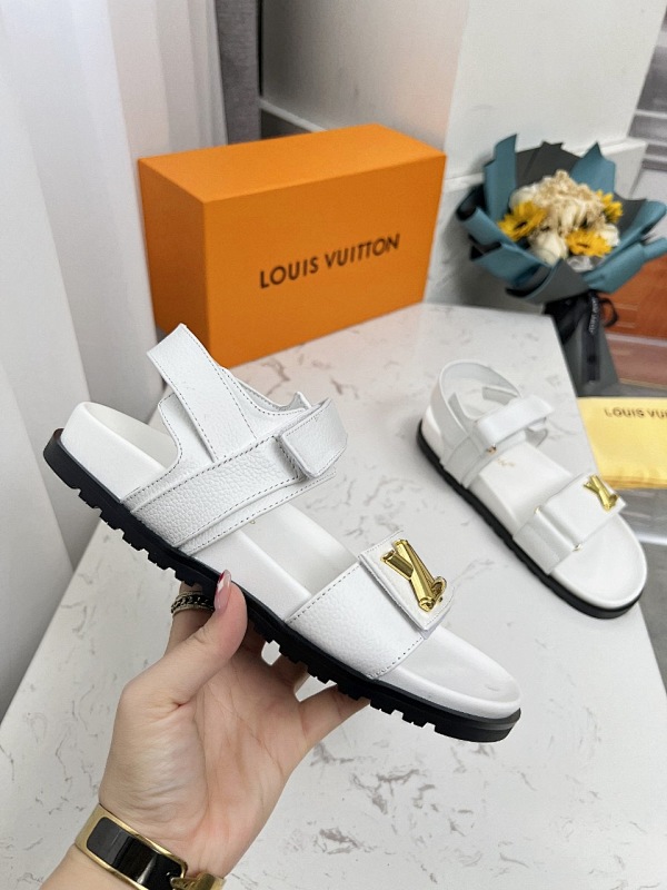 Lv With Box 4