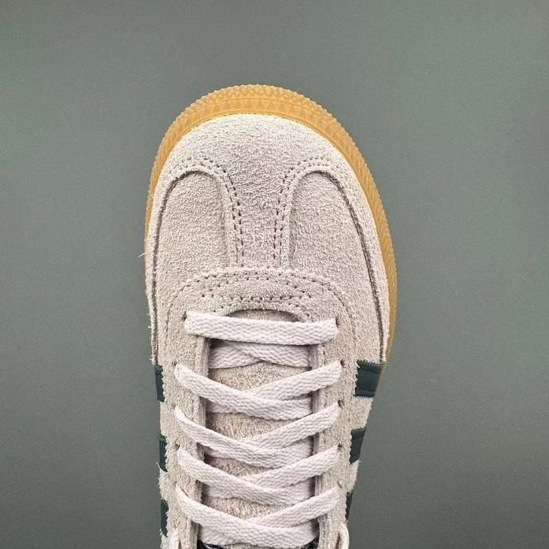 Adidas alt